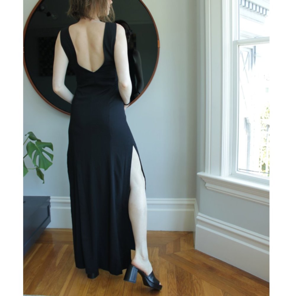minimal gown with POCKETS by theyksens' theory